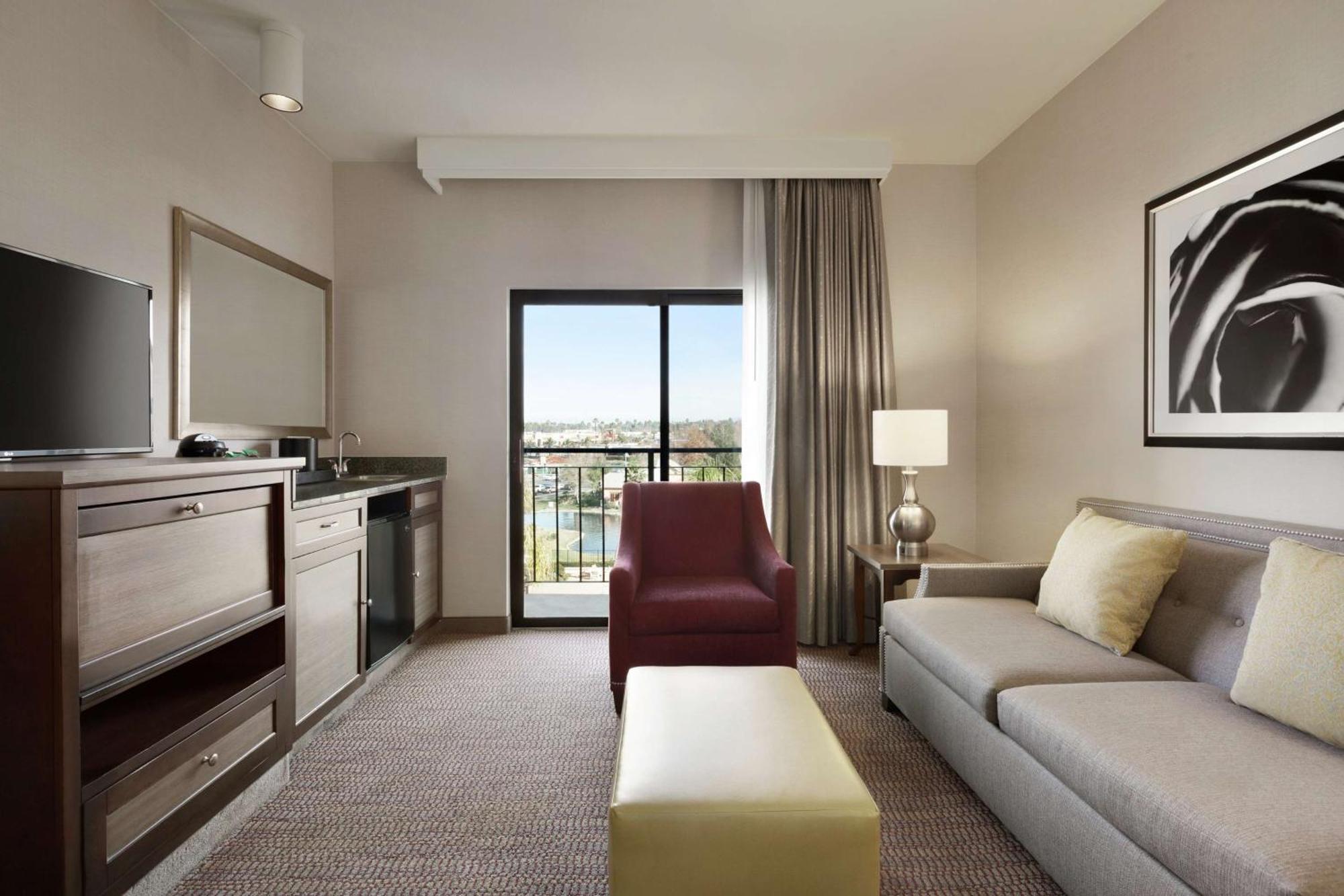 Embassy Suites By Hilton Temecula Valley Wine Country Exterior foto